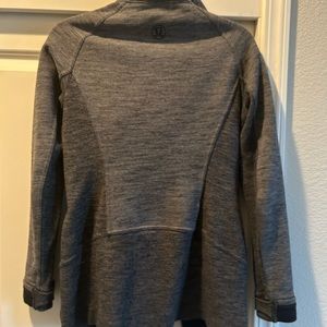 Lululemon jacket size 6